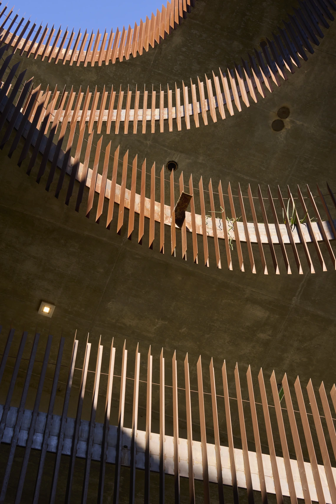 ENR2 walkway with slotted borders